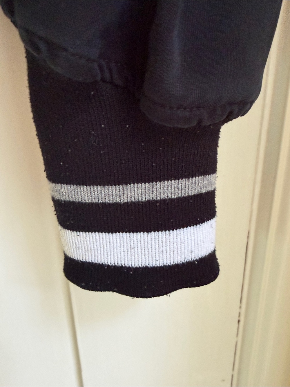 lululemon athletica woman’s Black and white Full-Zip Sweatshirt - Picture 4 of 4